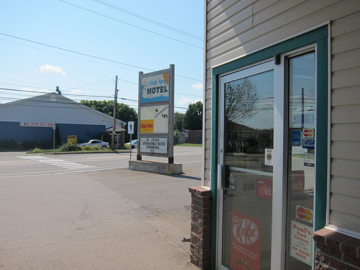 Fundy Spray Motel Middleton Exterior photo