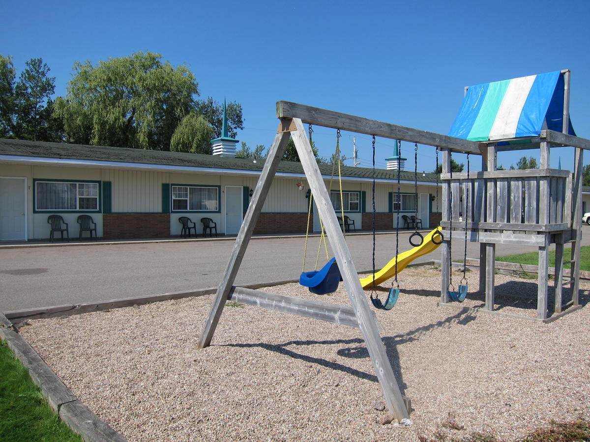 Fundy Spray Motel Middleton Exterior photo