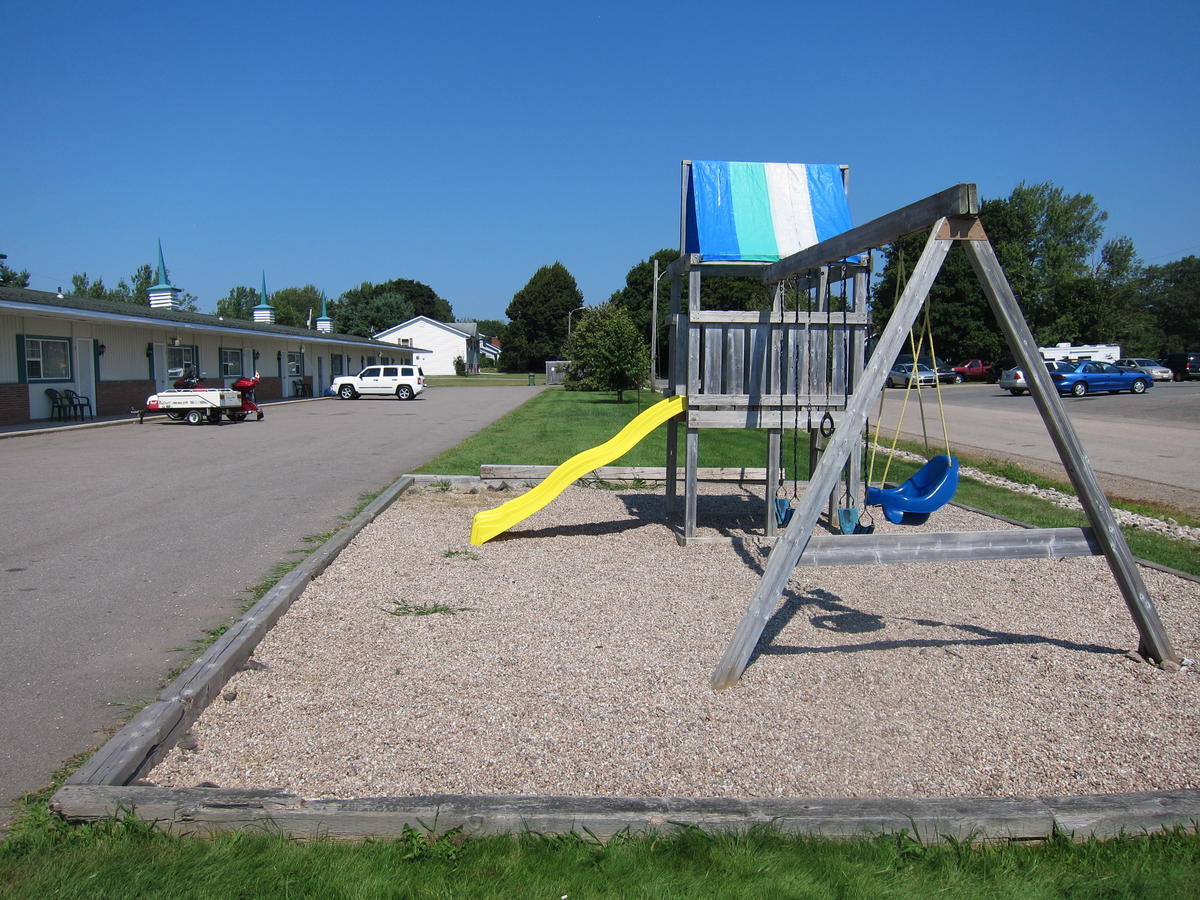 Fundy Spray Motel Middleton Exterior photo