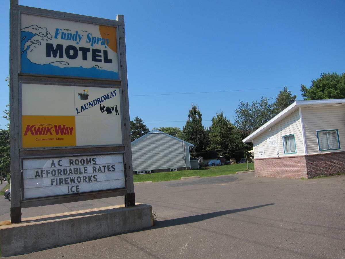 Fundy Spray Motel Middleton Exterior photo